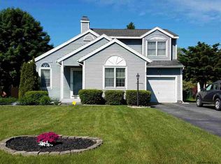 16 Mapleridge Ave, Halfmoon, NY 12065