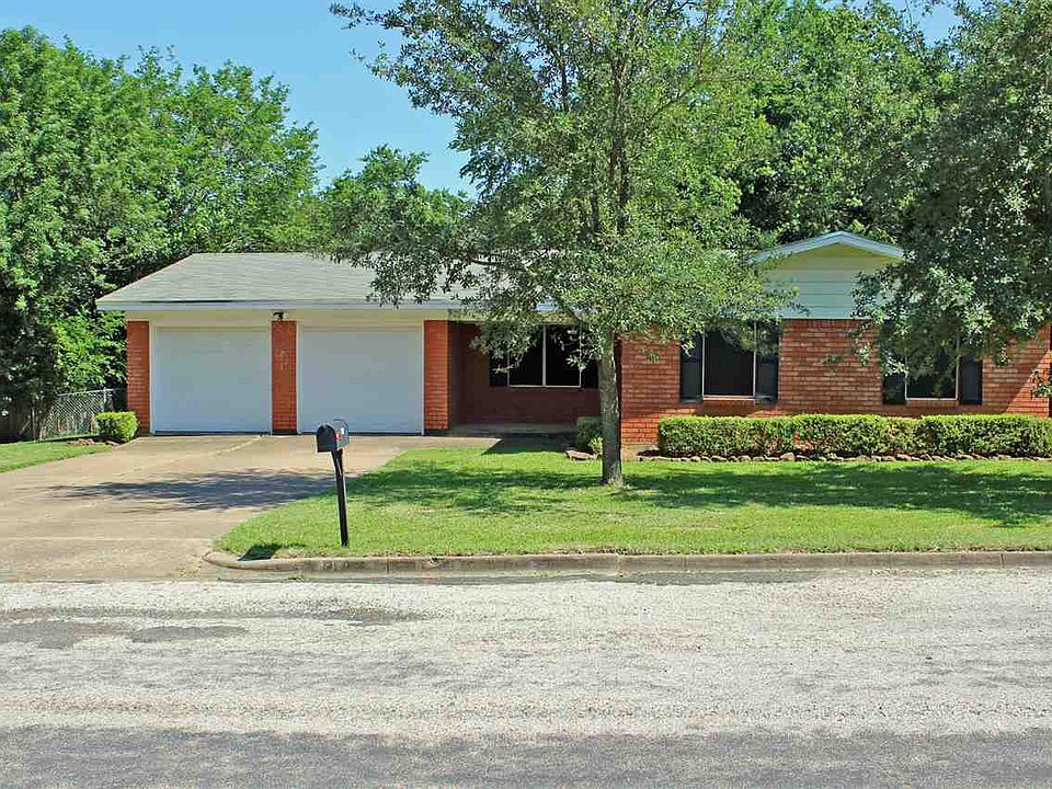 1st image of 121 E Dawn Dr