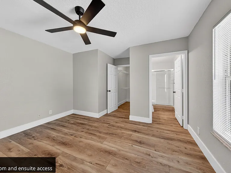 351 NW 8th Ave — Photo 5