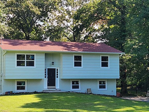 3rd image of 138 Heritage Hills Cir NE