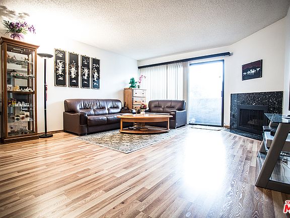 5th image of 631 S Kenmore Ave APT 201