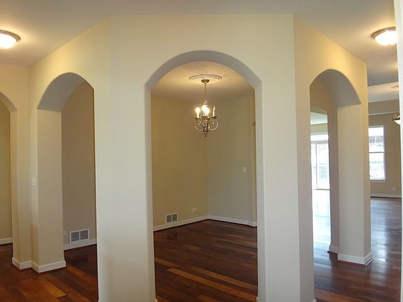 5th image of 2933 Carlisle Ln