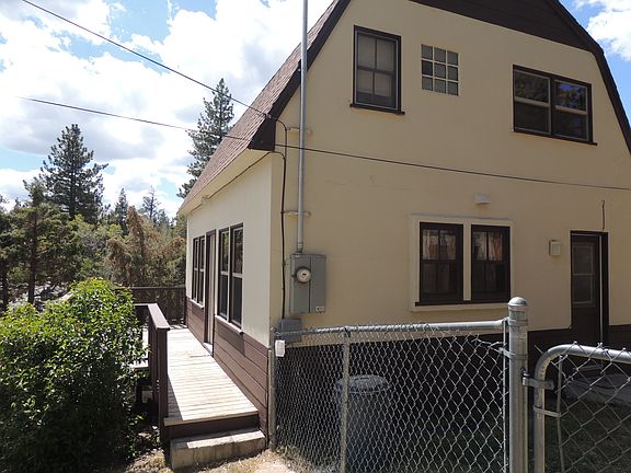 4th image of 105 E Country Club Blvd
