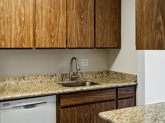 3rd image of 1501 Chapin Ave #107