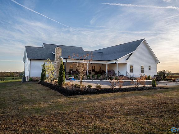 5th image of 1102 Fruit Farm Rd E