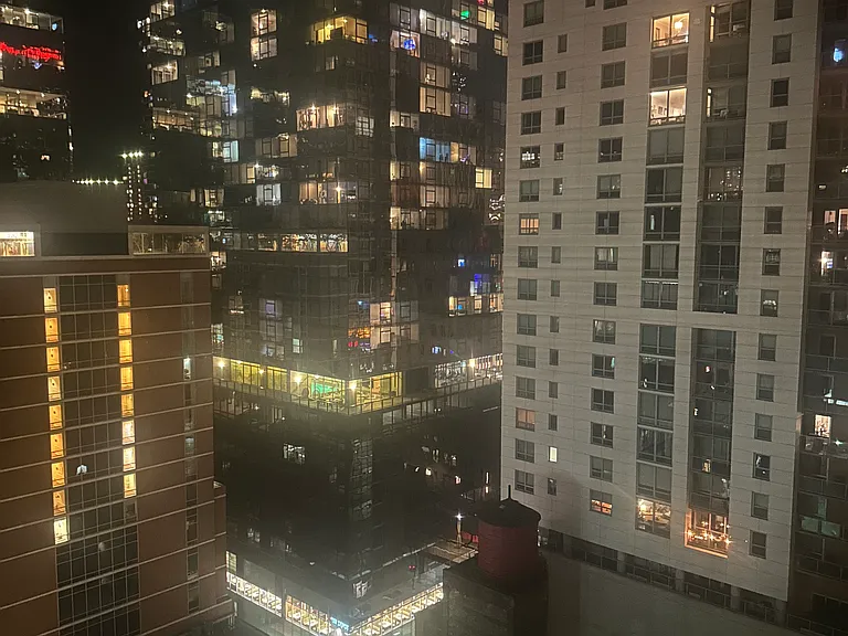 535 N Michigan Ave #1906 — Photo 2