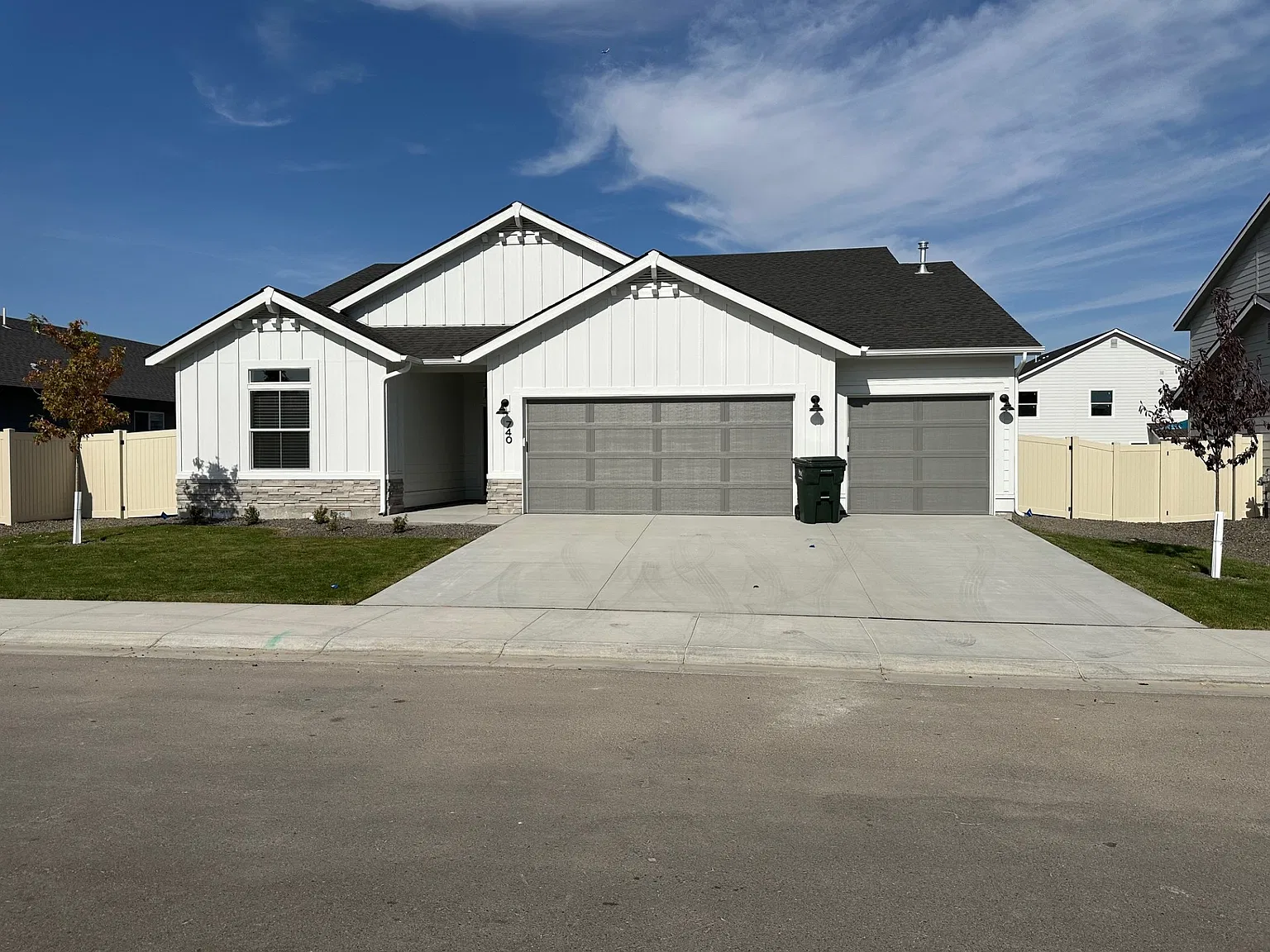 4 bed, 2023 sqft, $2,700 — Photo 1