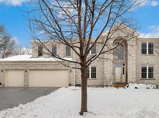 1184 Ridgewood Cir, Lake In The Hills, IL 60156