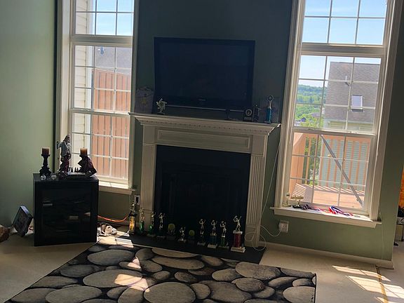 4th image of 27 Kennedy Dr