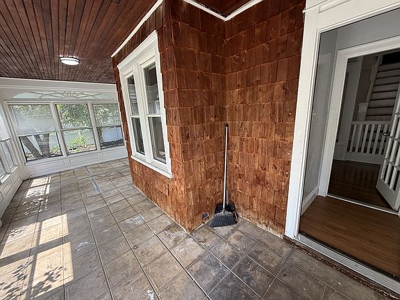 4th image of 302 Horace Ave