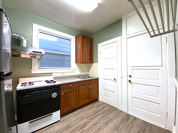 5th image of 1036 Jackson St #A