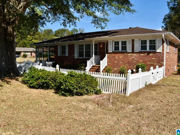 706 3rd St N, Clanton, AL 35045