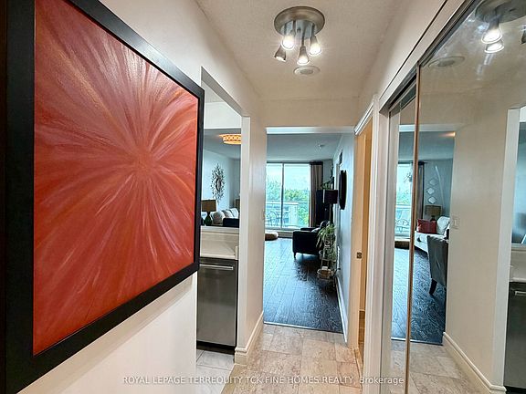 4th image of 398 Eglinton Ave E #1009