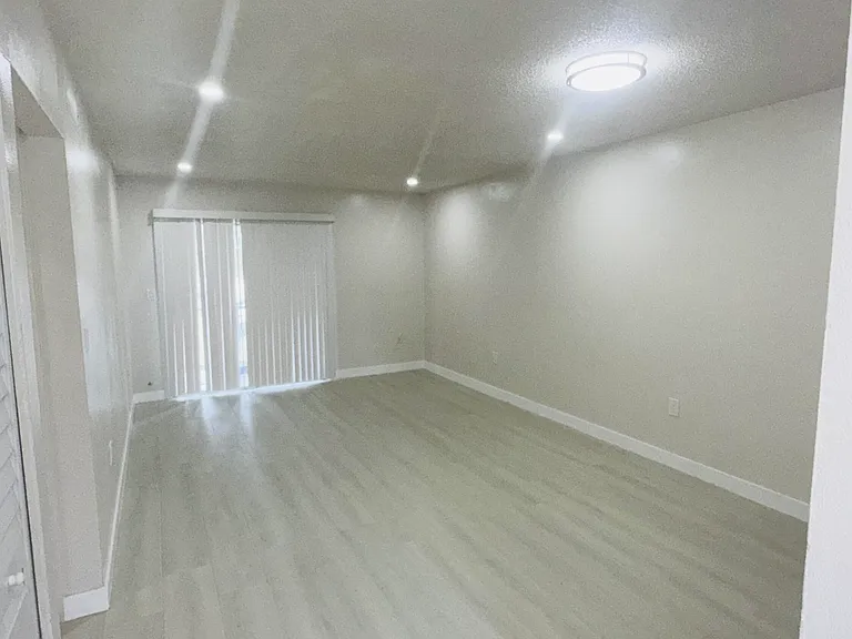 6106 Forest Hill Blvd #201 — Photo 8