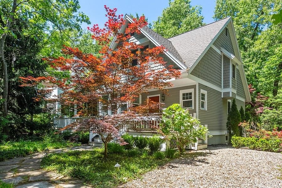 1st image of 18590 Forest Beach Dr