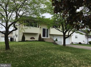 885 Estates Blvd, Hamilton, NJ 08690