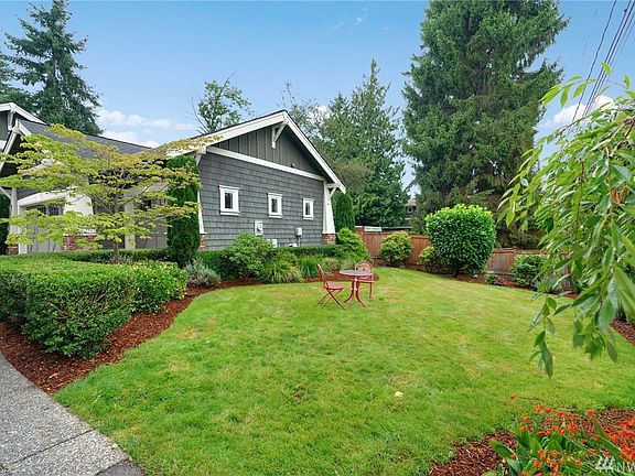 4th image of 717 20th Ave W