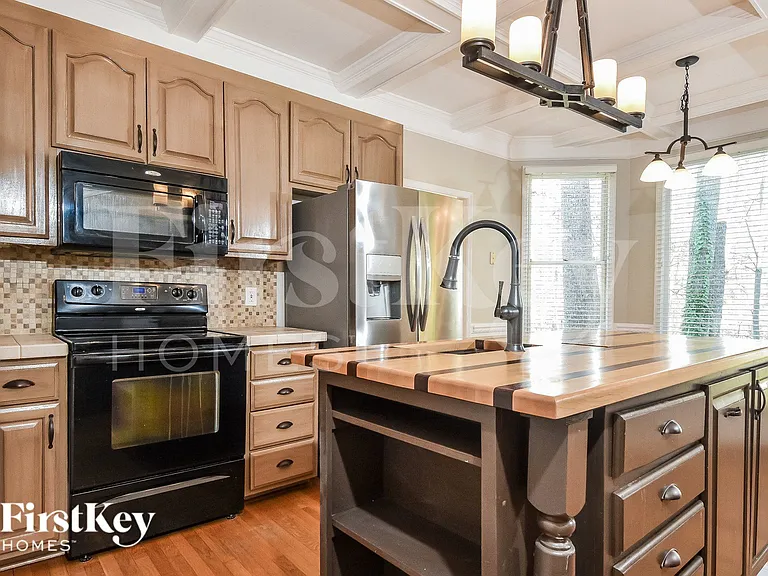 5102 Birnamwood Trl — Photo 7