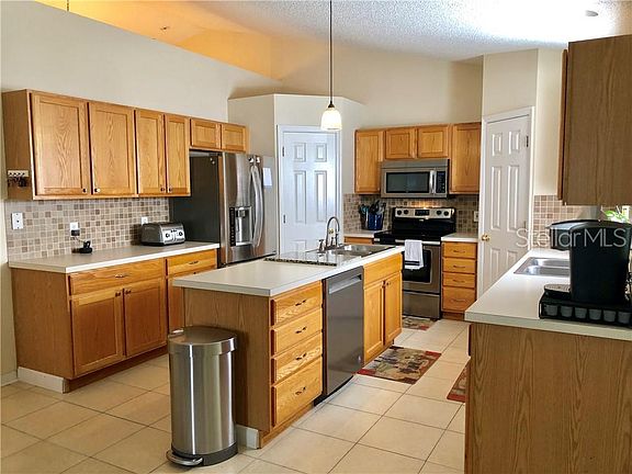 5th image of 1588 Fentress Ave