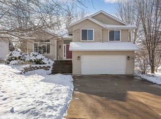 1784 Park Ridge Dr, Coralville, IA 52241