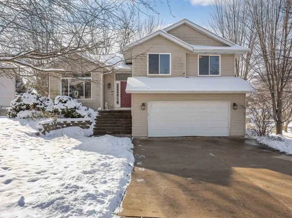 1784 Park Ridge Dr, Coralville, IA 52241