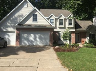 1525 S Rebecca Ln, Appleton, WI 54915