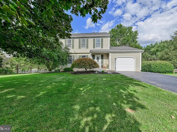 25 Clear Run Dr, Shrewsbury, PA 17361