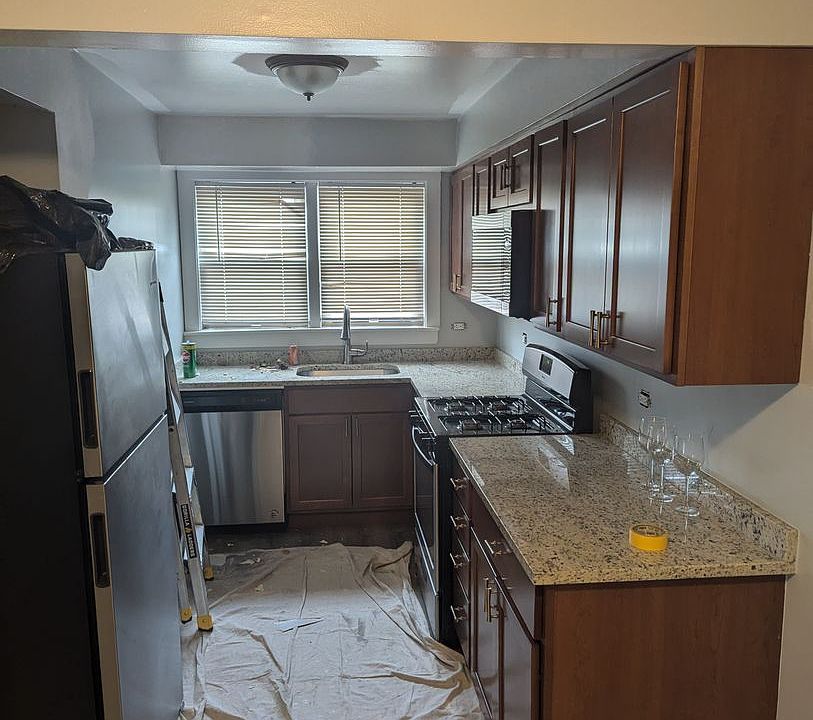 1st image of 2419-21 N Neva Ave #2421-104
