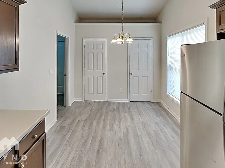 2494 Miller Oaks Cir — Photo 7
