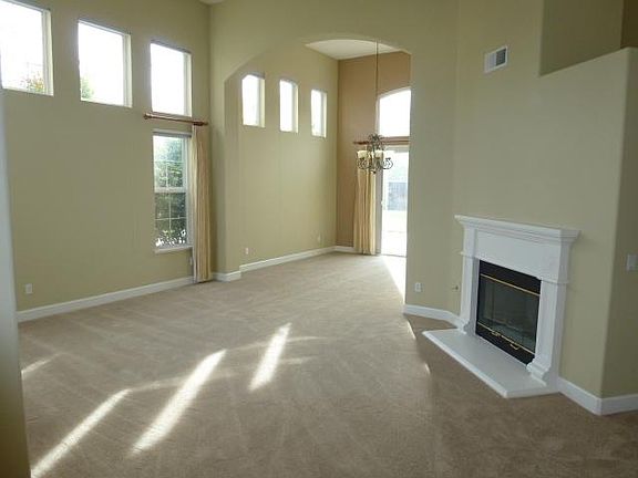 4th image of 18345 San Antonio Dr