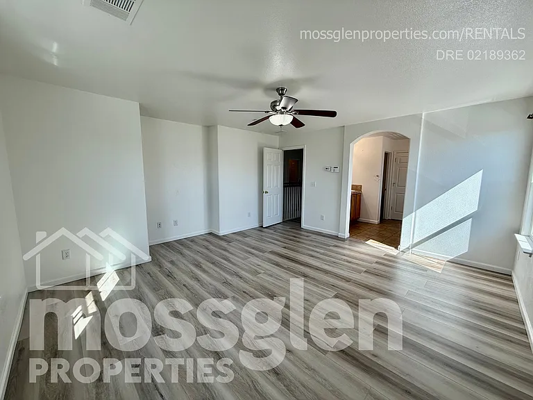 141 Chelwood Ln — Photo 15