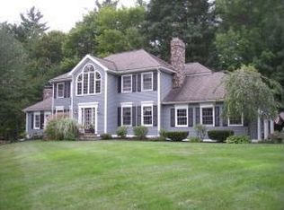 26 McIntosh Ln, Bedford, NH 03110