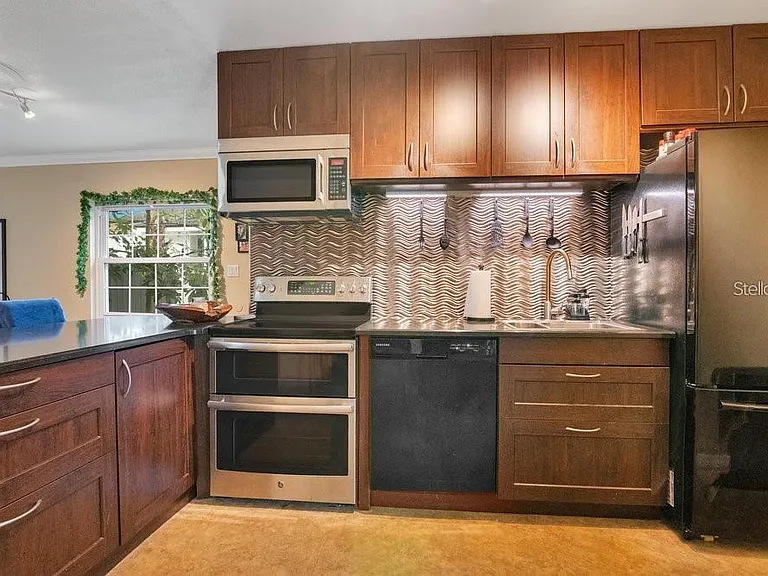 1000 S Semoran Blvd #815 — Photo 5