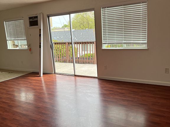 2nd image of 1548 Lincoln Blvd Unit B