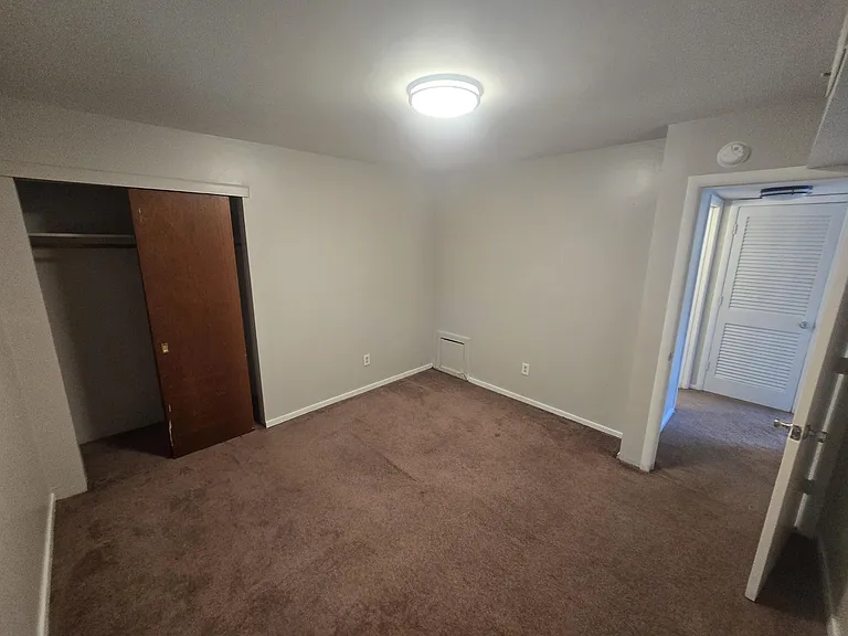 1305 Burks St SW #8 — Photo 9