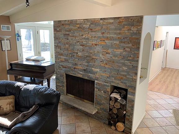 4th image of 12158 N Lake Shore Dr