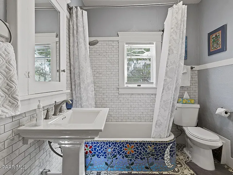 301 S Mount Vernon Ave — Photo 30