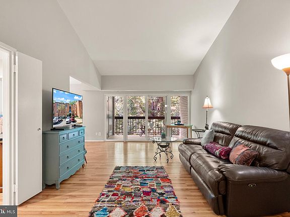 4th image of 11835 Shire Ct APT 32C