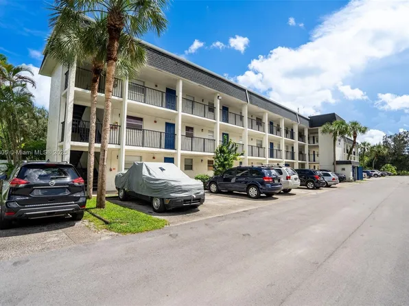 5090 SW 64th Ave APT 206, Davie, FL 33314