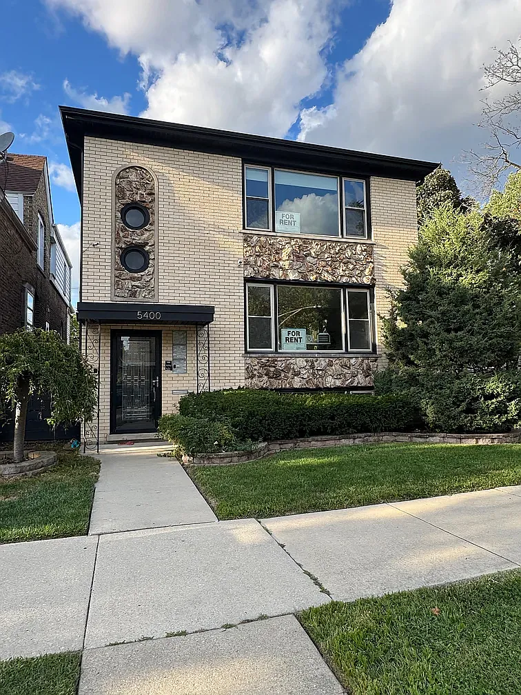 3 bed, $2,750 — Photo 1