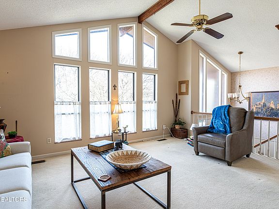 5th image of 9924 Sierra Vista Ln