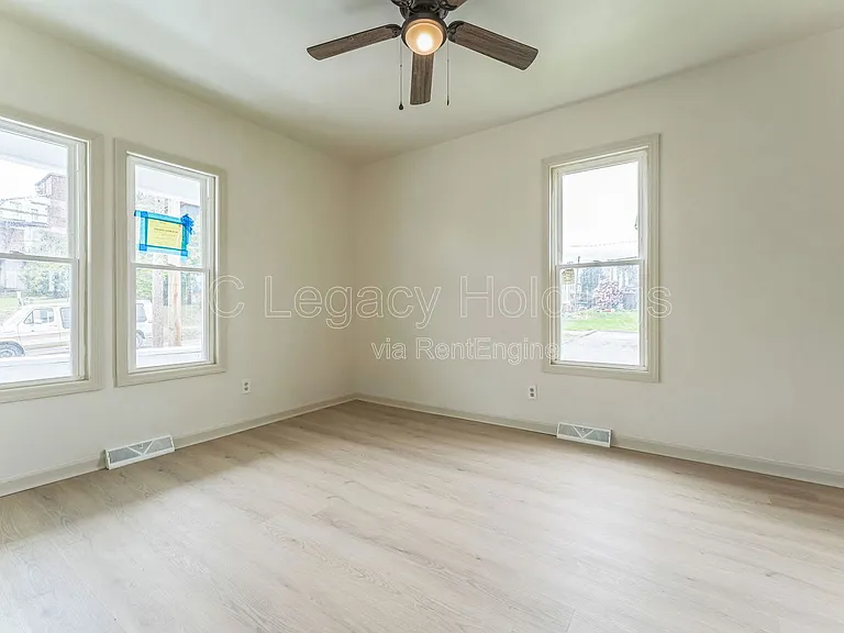 421 Walnut Ave — Photo 14