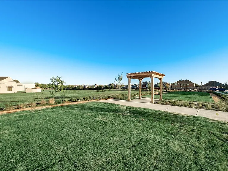 5827 Rivendell Dr — Photo 21