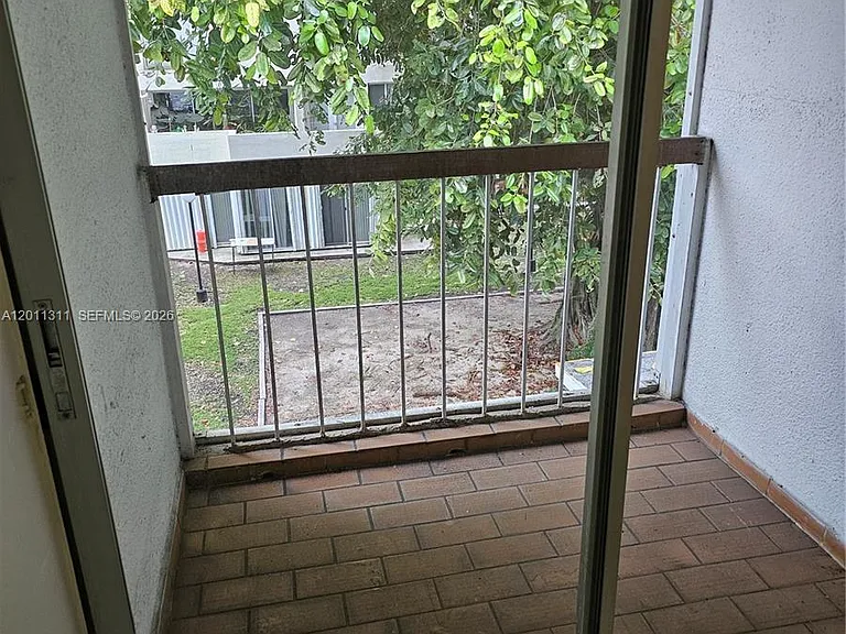 1912 SW 17th Ave #11 — Photo 22