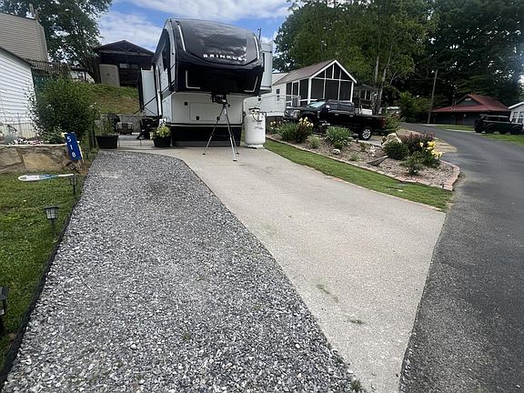 4th image of 159 Flamingo Cir