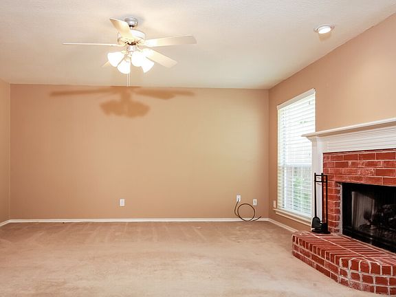 3rd image of 3011 Renaissance Dr