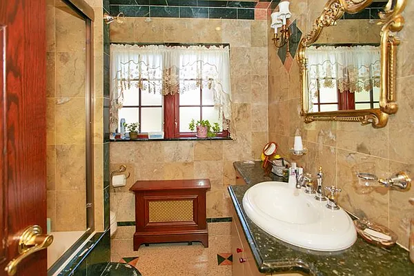 Sold by Madeleine Realty Ltd. | media 28