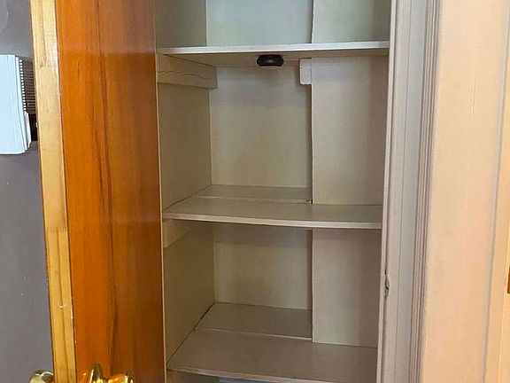 5th image of 224 W 104th St APT 7