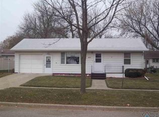 407 N Blue Mound Ave, Luverne, MN 56156