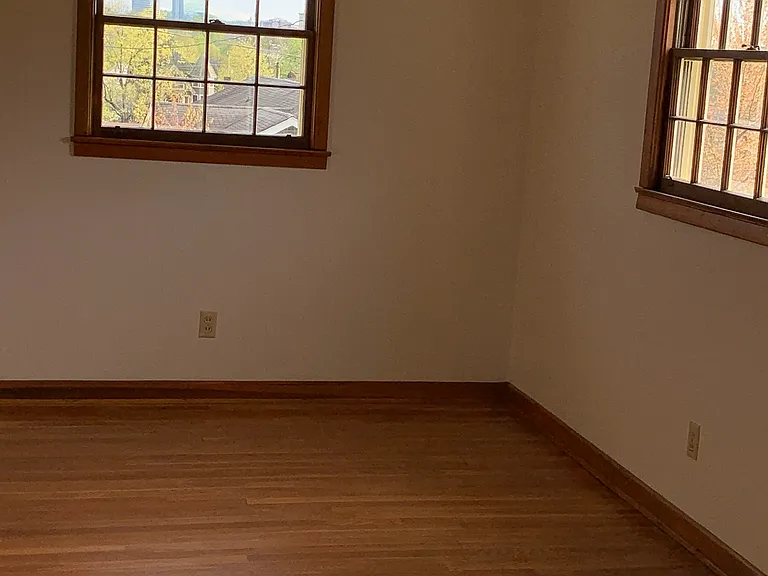 1615 E Glenwood Ave NE — Photo 11
